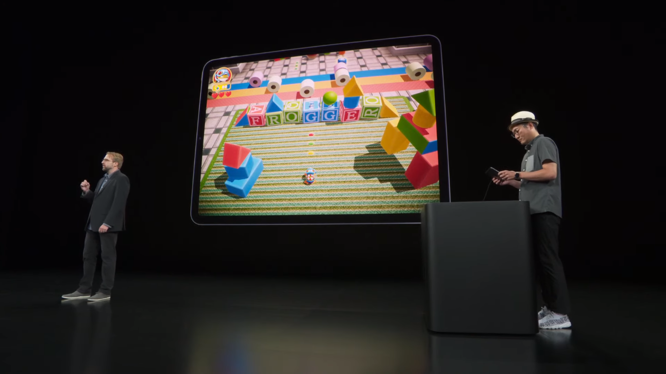 Подписка apple arcade в россии. Игра с презентации Apple. Игра на презентации Эппл. Презентация Apple 2202. Игра на презентации Эппл 2017.